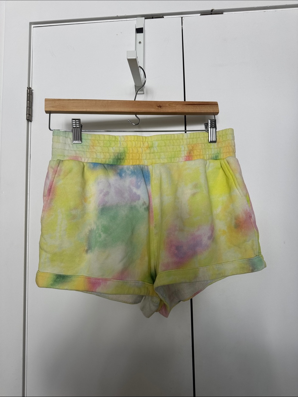 Alice + Olivia Pastel Tie-Dye Athletic Shorts - Yellow Multi